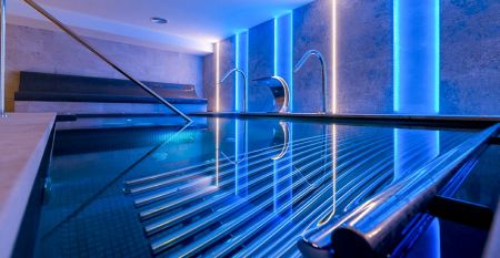 Lazure Hotel