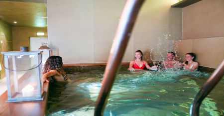 International Beach Hotel****