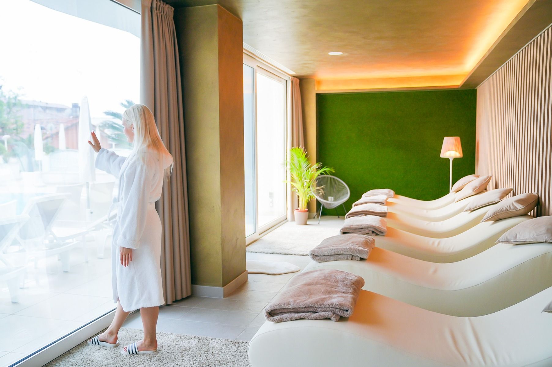 International Beach Hotel****