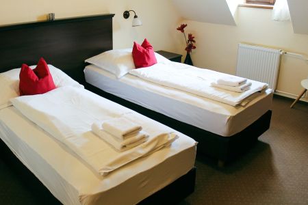 https://www.athleticstours.com/ch/media/catalog/product/cache/da432fc9ee79dfca32e073c2235ab4d7/h/o/hotel_koruna_athleticstours_6_.jpg