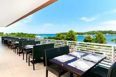https://www.athleticstours.com/ch/media/catalog/product/cache/da432fc9ee79dfca32e073c2235ab4d7/h/o/hotel_laguna_molindrio_athleticstours_3_.jpg