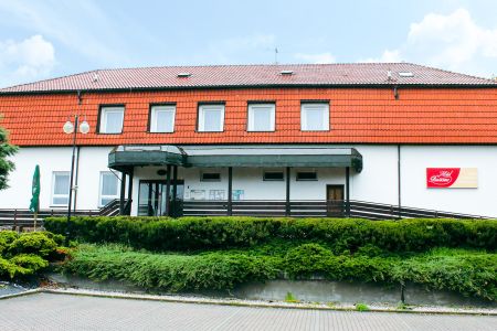 https://www.athleticstours.com/ch/media/catalog/product/cache/da432fc9ee79dfca32e073c2235ab4d7/h/o/hotel_panorama_pilsen_athleticstours.jpg