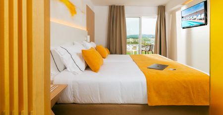 Lazure Hotel