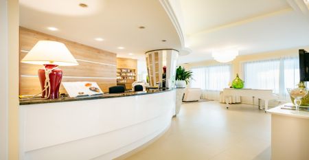International Beach Hotel****