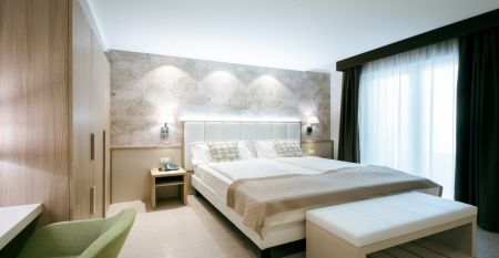 International Beach Hotel****