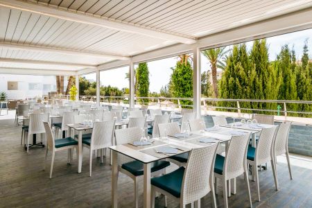 https://www.athleticstours.com/de/media/catalog/product/cache/da432fc9ee79dfca32e073c2235ab4d7/a/p/aparthotel_vistasol_athleticstours_8_.jpg