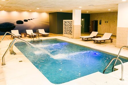 https://www.athleticstours.com/de/media/catalog/product/cache/da432fc9ee79dfca32e073c2235ab4d7/b/a/barcelo_punta_umbria_athleticstours_10_.jpg