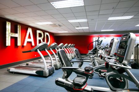 https://www.athleticstours.com/de/media/catalog/product/cache/da432fc9ee79dfca32e073c2235ab4d7/e/v/evenia_olympic_garden_athleticstours_9_.jpg