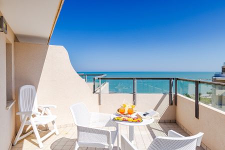 https://www.athleticstours.com/de/media/catalog/product/cache/da432fc9ee79dfca32e073c2235ab4d7/h/o/hotel_imperial_sport_arthleticstours_7_.jpg