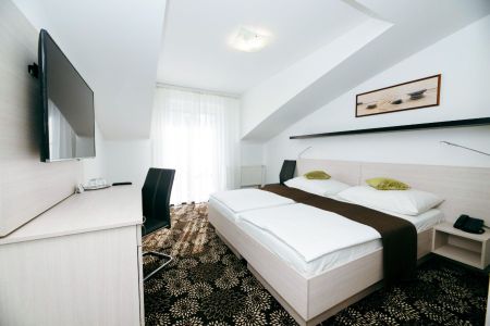 https://www.athleticstours.com/de/media/catalog/product/cache/da432fc9ee79dfca32e073c2235ab4d7/p/a/parkhotel_athleticstours_12_.jpg
